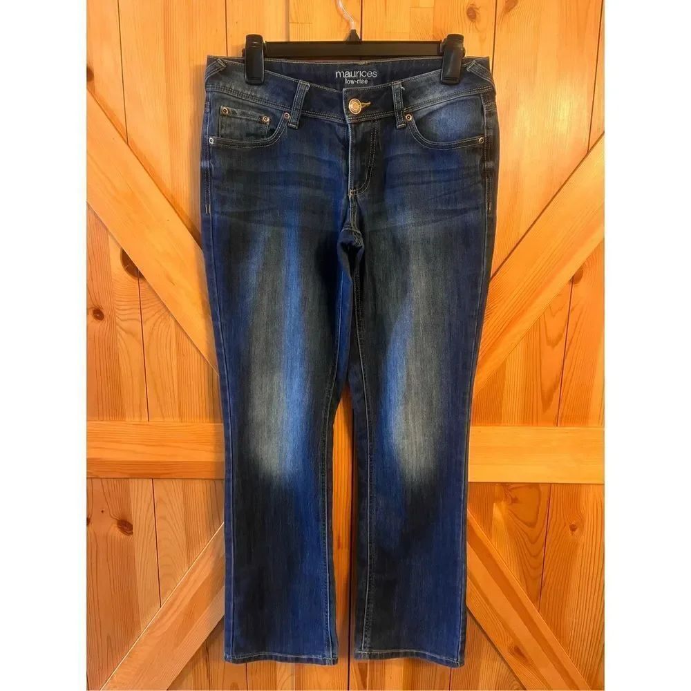 Maurices Jeans Women 2 Short Boot Cut Low Rise Dark Wash Distressed (1112)